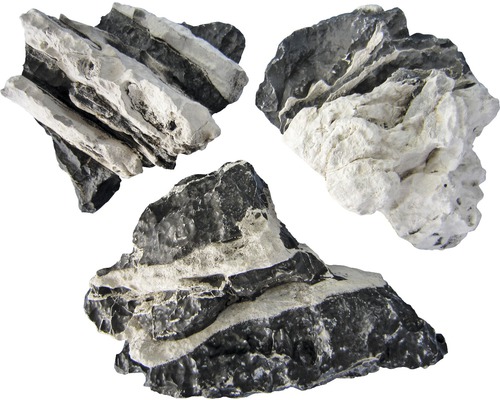 Tri dekoračné kamene s pruhovaným vzorom