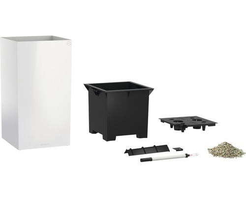 Kvetináč s príslušenstvom na zavlažovanie