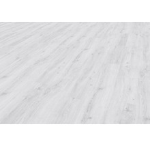 Svetlá laminátová podlaha v detaile