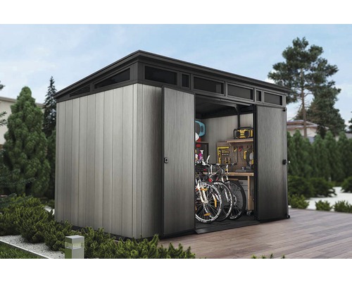 Záhradná búda s bicyklami a náradím