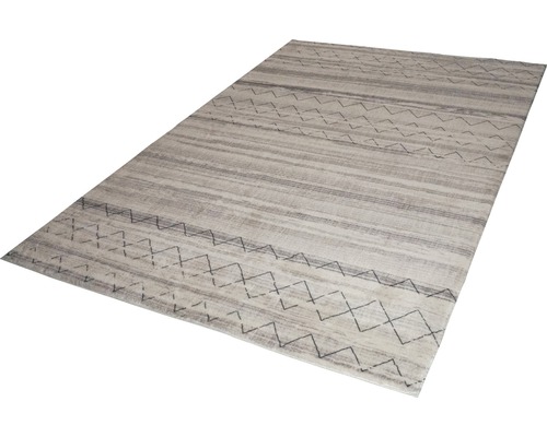 Koberec s geometrickými vzormi