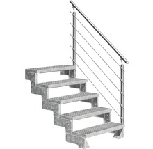 Vonkajšie schodisko s kovovým zábradlím