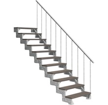 Schodisko s kovovým rámom a drevenými stupňami