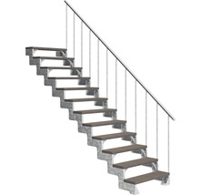 Oceľové schodisko s drevenými stupňami a zábradlím