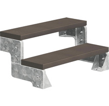 Dvojitý schodík s kovovým rámom a stupňami