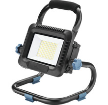 LED stavebný reflektor s rukoväťou a stojanom