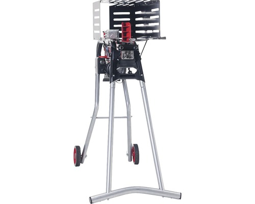 Štiepačka dreva s kolieskami na prepravu dreva.