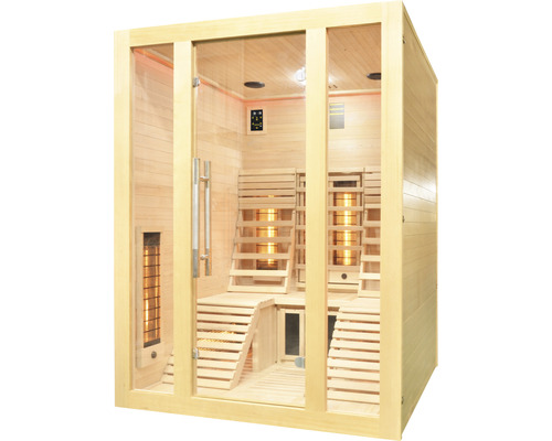 Interiér drevenej infra sauny so sklenenou prednou stenou a lavicami