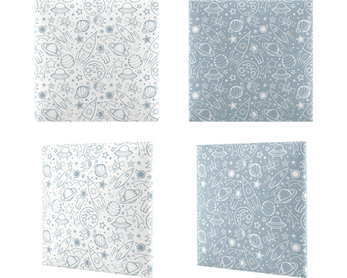 Štyri vzorky látok s vesmírnymi motívmi, ako sú rakety a planéty