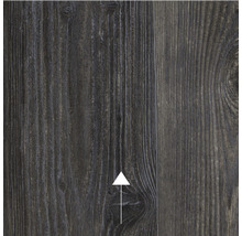 Detail tmavej vinylovej podlahy s drevenou štruktúrou