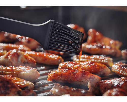 Grilovacia kefa potiera jedlo na grile
