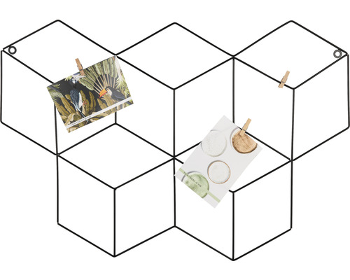 Dekoratívna nástenná tabuľa s geometrickým dizajnom a fotografiami