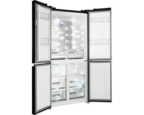 Otvorená chladnička s niekoľkými priehradkami a zásuvkami