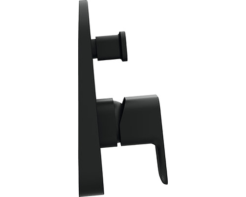 Bočný pohľad na čiernu kúpeľňovú batériu