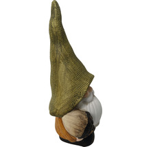 Záhradný trpaslík so špicatou čiapkou ako dekorácia do exteriéru