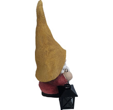 Záhradný trpaslík s lampášom