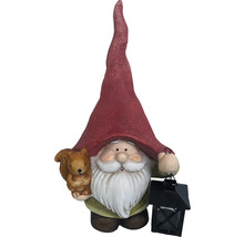 Záhradný trpaslík s lampášom a figúrkou veveričky