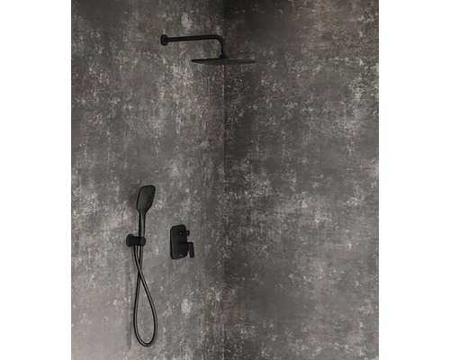 Sprchová súprava s hlavovou sprchou, ručnou sprchou a termostatickou batériou v kúpeľni