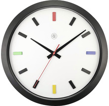 Nástenné hodiny s farebnými značkami a čiernym rámom