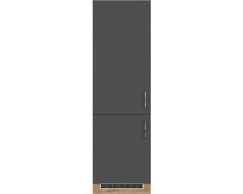 Vysoká skrinka s dvomi sivými dvierkami a striebornými úchytkami a drevenou soklovou lištou