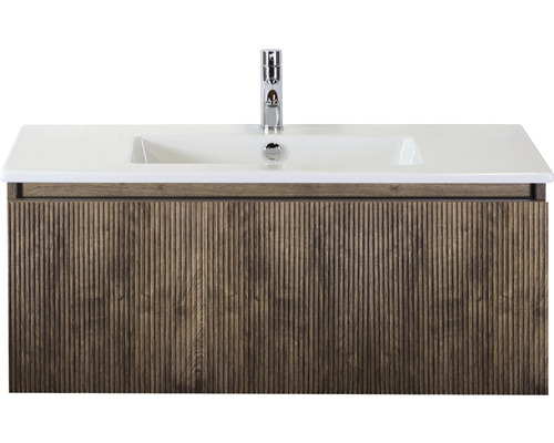 Skrinka s umývadlom a vodovodnou batériou