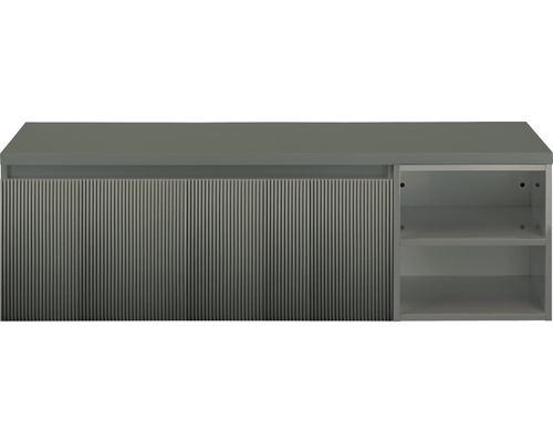 Sivá kúpeľňová skrinka s ryhovanými dvierkami a otvorenými policami