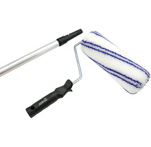 Valček na maľovanie s teleskopickou tyčou a prúžkovaným vzorom