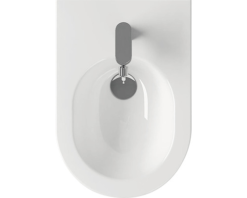 Pohľad zhora na bidet s kohútikom.