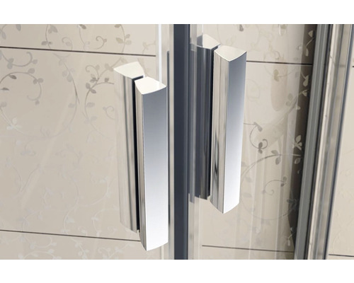 Detail sprchovacieho kúta, pohľad na madlá