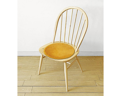 Drevená stolička s okrúhlym sedákom