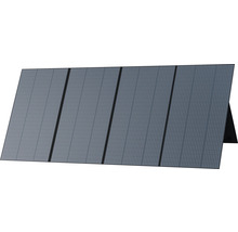 Solárny panel so stojanom na výrobu elektriny