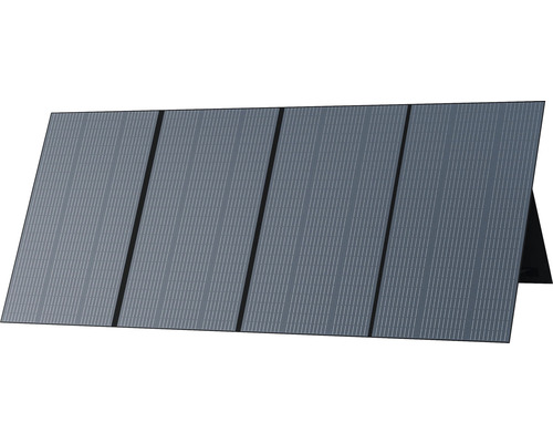 Solárny panel so stojanom na výrobu elektriny