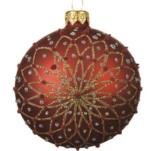 Červená vianočná guľa so zlatým dekorom