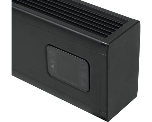 Čierny radiátor s digitálnym displejom a ovládacími prvkami.