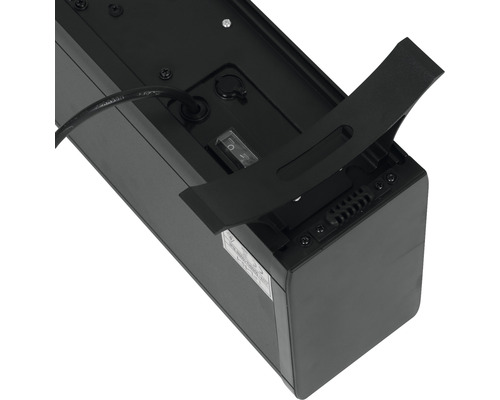 Detail elektrického ohrievača so sieťovým káblom a vypínačom