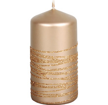 Dekoratívna stĺpová sviečka s trblietavými líniami