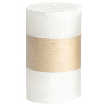 Rustikálna biela stĺpová sviečka s papierovou páskou