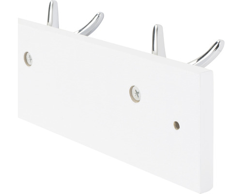 Nástenný vešiak s tromi háčikmi