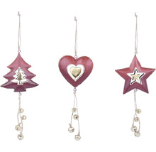 Vianočný stromček, srdce a hviezda ako ozdoby na vianočný stromček so zvončekmi