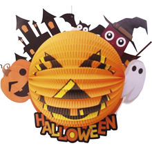 Halloweenska dekorácia s tekvicou, duchmi, netopiermi a zámkom