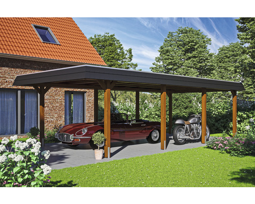 Drevený prístrešok pre auto s automobilom a motocyklom pod ním