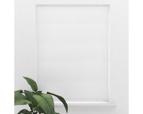 Okno so stiahnutou roletou na zatemnenie