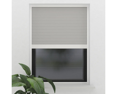 Okno s plisovanými žalúziami na reguláciu svetla a súkromia