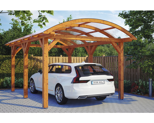 Auto pod dreveným prístreškom s priehľadnou strechou