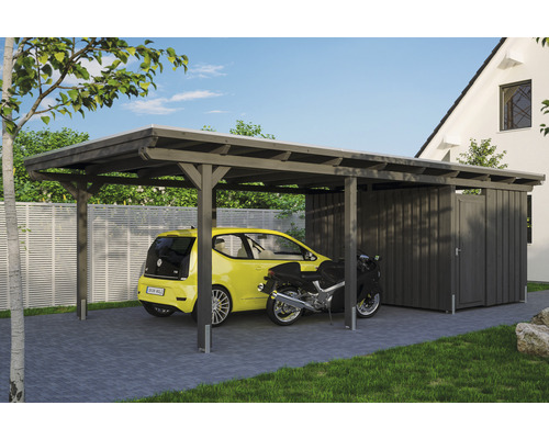 Drevený carport s úložným priestorom, pod ním auto a motorka