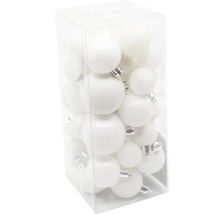 Balenie bielych vianočných gúľ