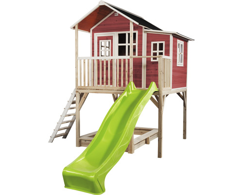 Drevený hrací domček so šmýkačkou a rebríkom do záhrady