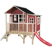 Drevený hrací domček so šmýkačkou a krytou verandou