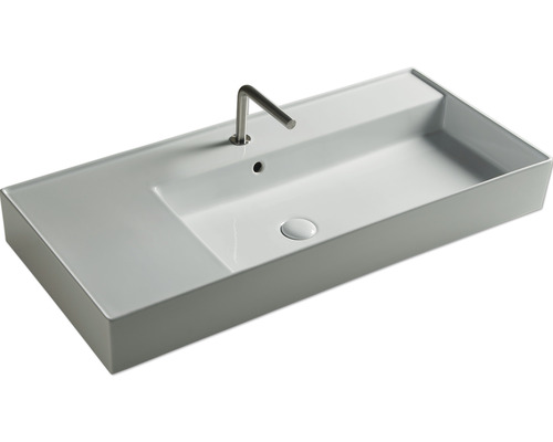 Obdĺžnikové umývadlo na dosku zo sanitárnej keramiky s armatúrou