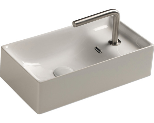 Obdĺžnikové keramické umývadlo na dosku s batériou